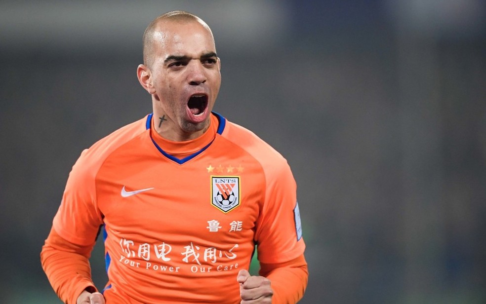 Diego Tardelli fechou com o GrÃªmio por trÃªs temporadas â Foto: Sina.com
