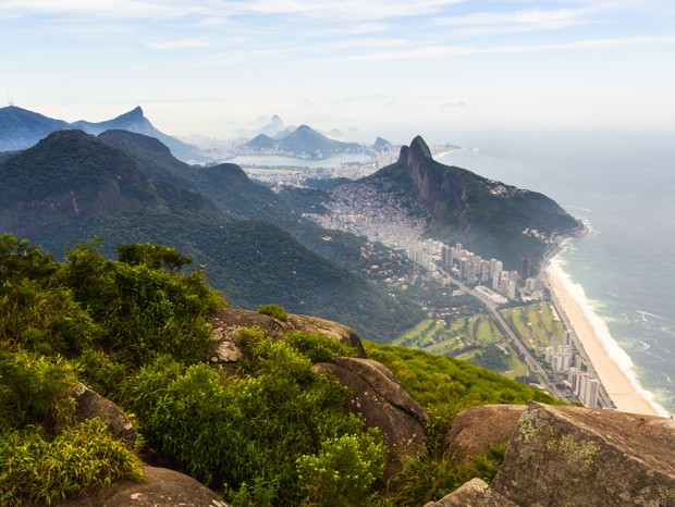 Rio de Janeiro view from Pedra da Gavea. Corcovado, Lagoa Rodrigo de Freitas, Sugarloaf, Favela da Rocinha and Morro Dois Irmaos. (Foto: Getty Images)
