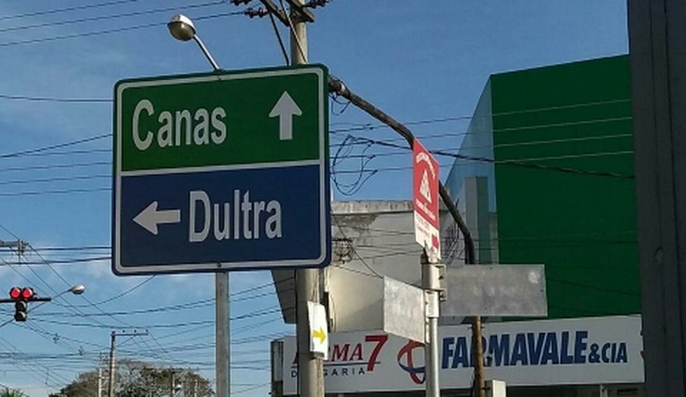 Grafia Errada Em Placa Em Cachoeira Paulista Muda Nome De Rodovia Dultra Vale Do Paraiba E Regiao G1