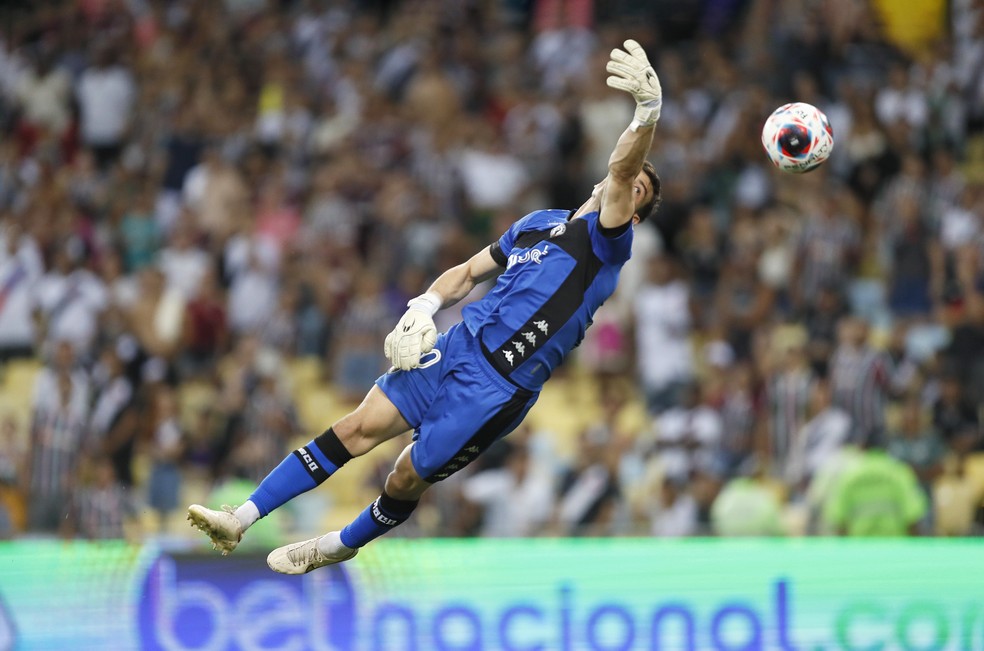 Léo Jardim, goleiro do Vasco, no momento do gol do Cano para o Fluminense — Foto: André Durão