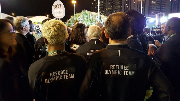 Cerimônia de hasteamento da bandeira do time de refugiados emociona a Vila Olímpica (Foto: Gabriele Lomba)