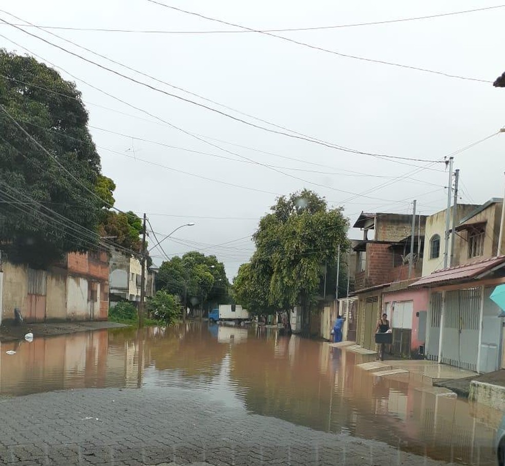 Governador Valadares Registra Enchente E Rio Doce Continua A Subir Diz Defesa Civil Vales De Minas Gerais G1