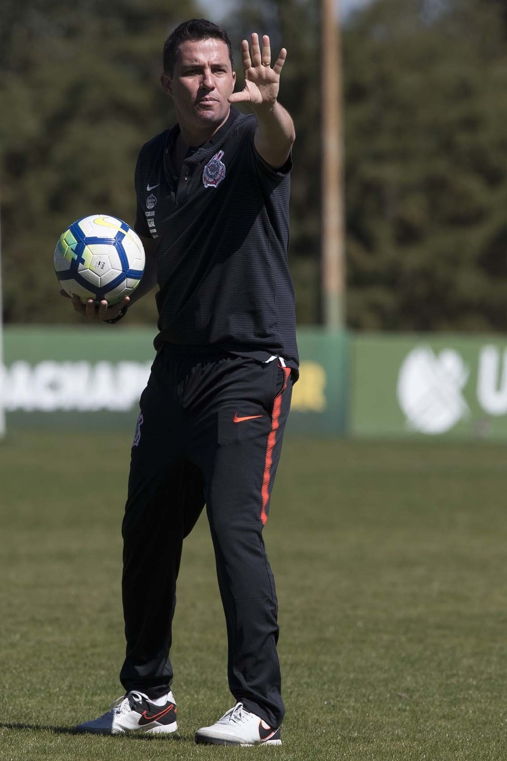 Loss diz que derrota para a Chapecoense deixa Corinthians 