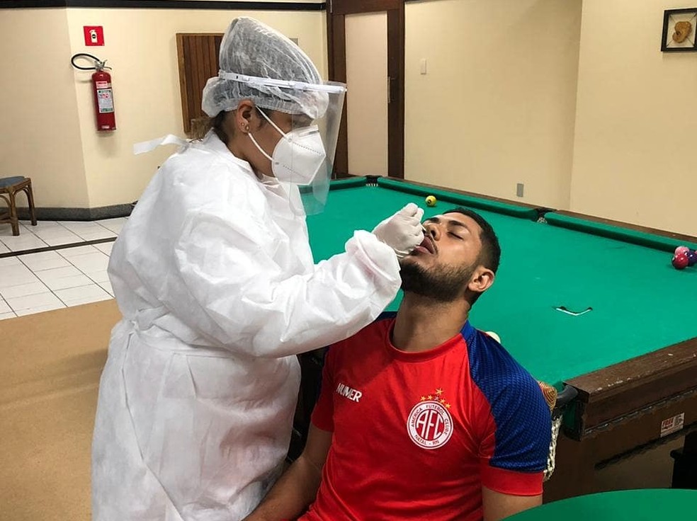 Goleiro Ewerton passa por novo teste de Covid-19 — Foto: Divulgação