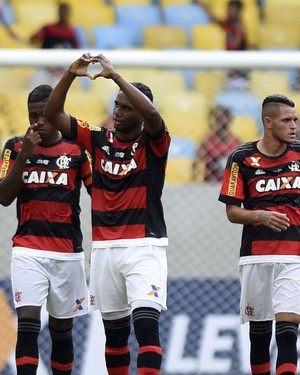 Lino dispara contra atitude de atletas do Fla em amistoso: Constrangedor