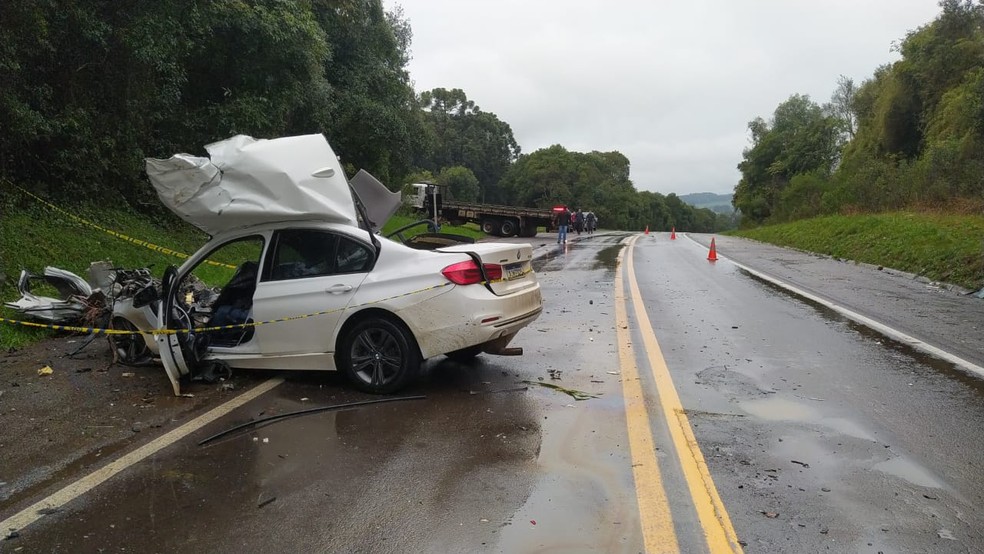 Motorista do caminhão não era habilitado para dirigir este tipo de veículo, informou a PRF — Foto: Divulgação/PRF