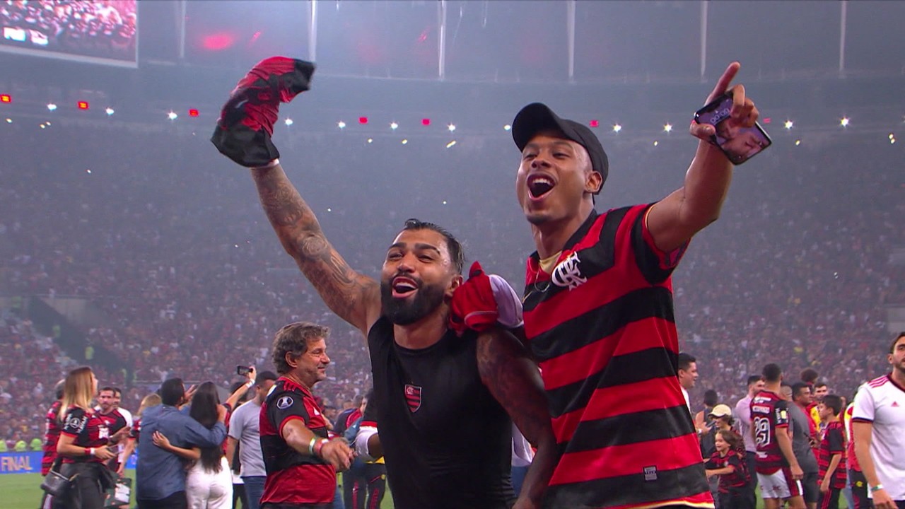 Ap&oacute;s o tri na Libertadores, Flamengo enfrenta o Corinthians pelo Brasileir&atilde;o