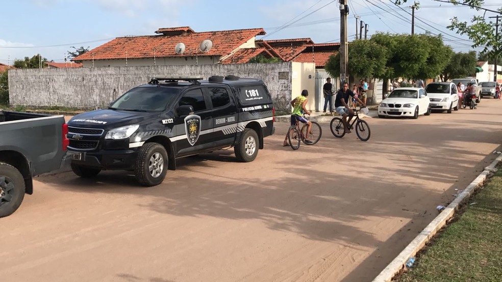 Crime aconteceu na casa do comerciante em São Gonçalo do Amarante, na Grande Natal (Foto: Kleber Teixeira/ Inter TV Cabugi )