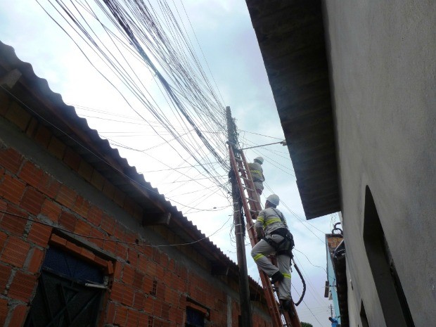 Ação aconteceu no bairro Compensa II, Zona Oeste de Manaus (Foto: Divulgação/Amazonas Energia)