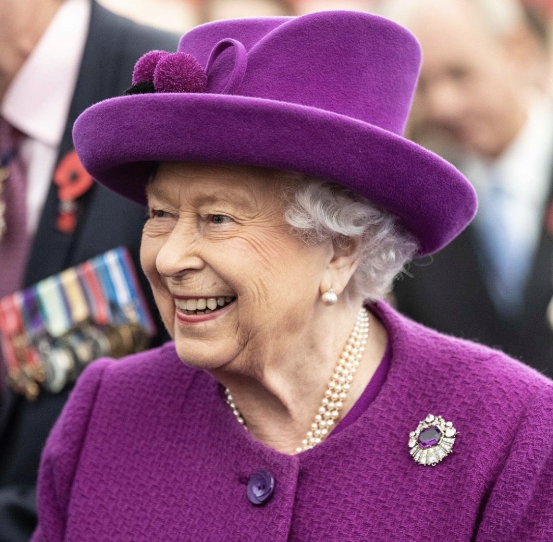 A rainha visitando a aldeia da Royal British Legion Industries (RBLI) em 2019 (Foto: Reprodução/Instagram @theroyalfamily)