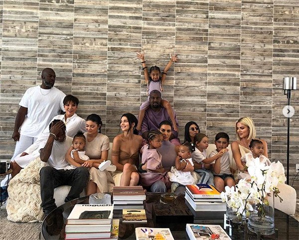 Família Kardashian reunida (Foto: Instagram)