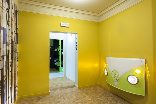Hostel colorido e descolado na Belgica (Foto: divulgação)