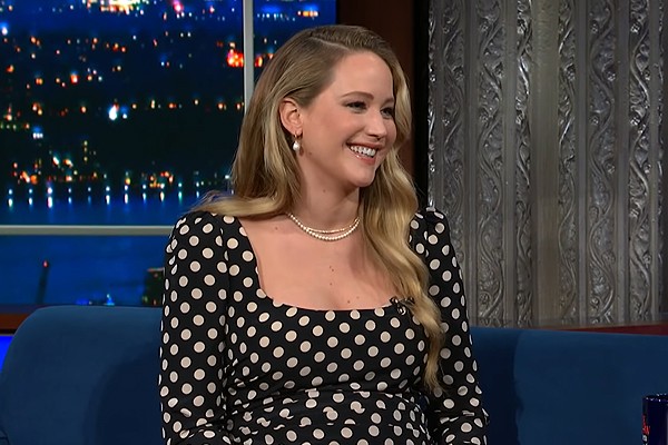 Jennifer Lawrence em entrevista no The Late Show (Foto: Reprodução)