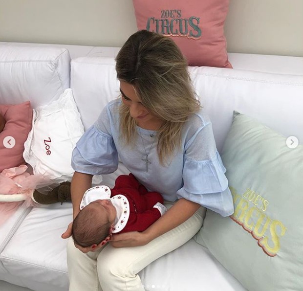 Zoe, a filhinha de Sabrina Sato e Hugo Moura, recebeu a visita da família (Foto: Reprodução Instagram) Zoe, a filhinha de Sabrina Sato e Hugo Moura, recebeu a visita da família (Foto: Reprodução Instagram)
