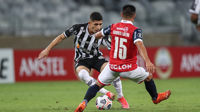 Savarino deu assistência para Hulk no segundo gol