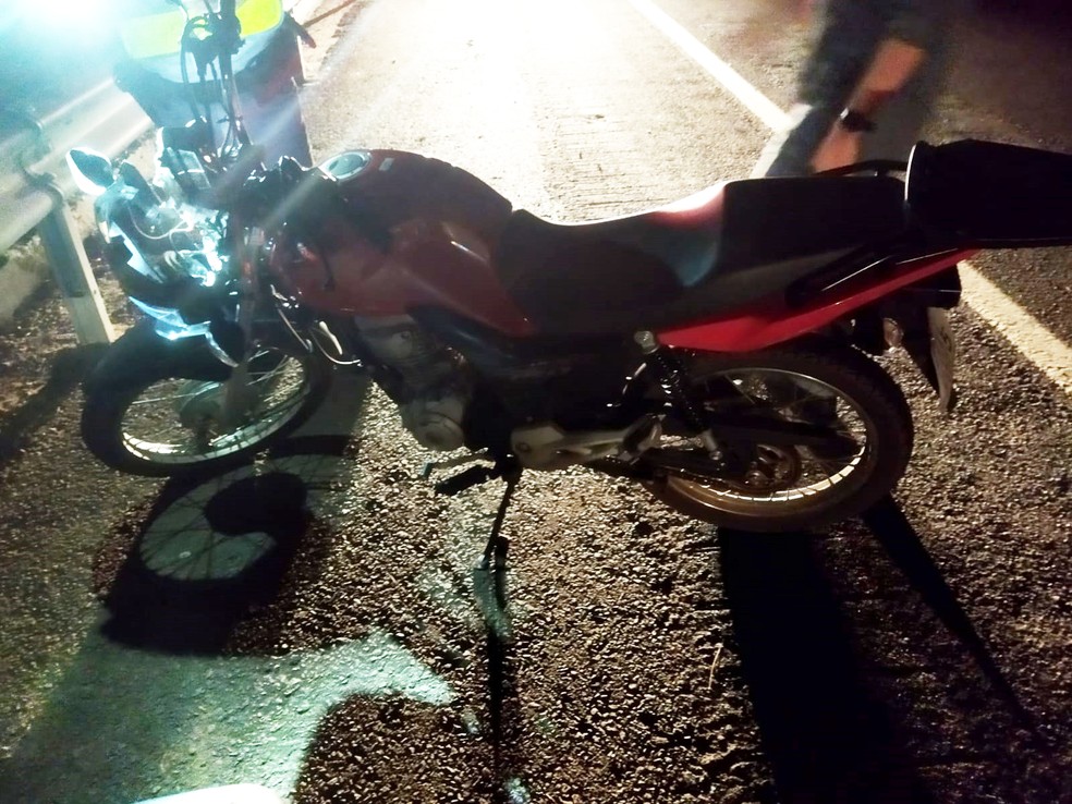 Homem morreu após ser atropelado por moto em Lucélia — Foto: Polícia Rodoviária