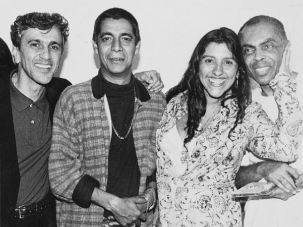 Zeca com Caetano Veloso, Regina Casé e Gilberto Gil, em 1997