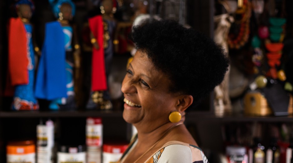 Maria Das Graças Santos, criadora do salão Afro N'zinga (Foto: Helen Salomão)