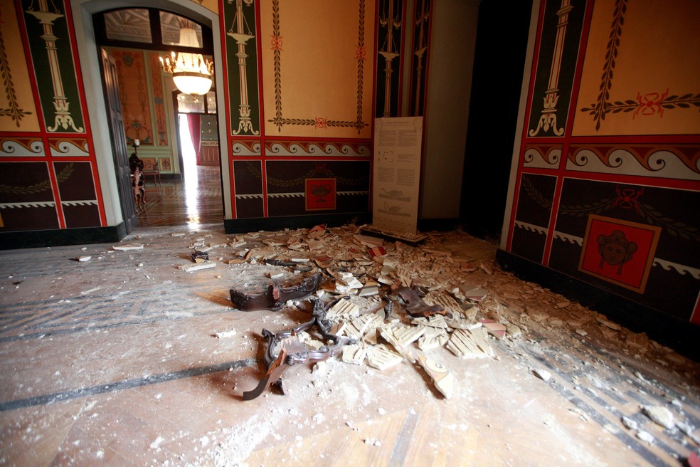 O salão precisou ser isolado para que os reparos sejam realizados — Foto: Reprodução/Agência Pará