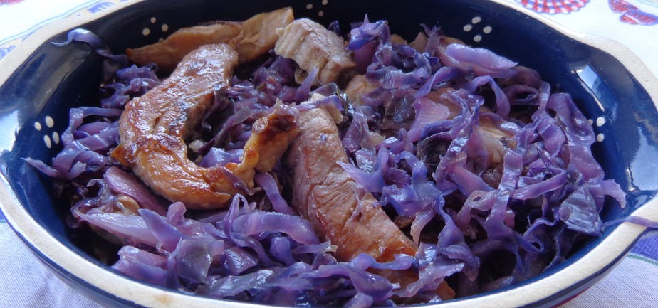 Picadinho de carne suína com repolho pode ser feito com filé mignon, lombo ou pernil