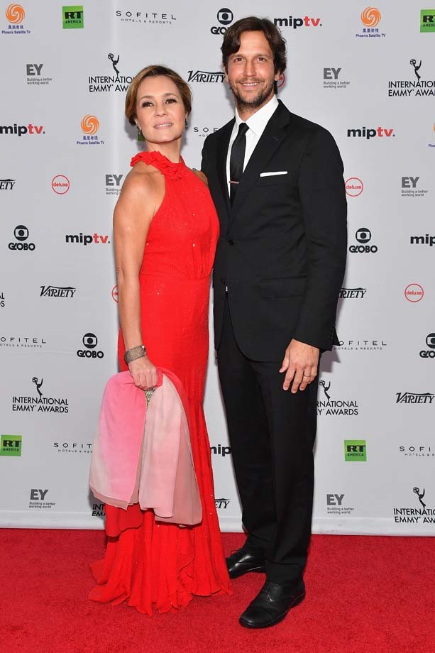 Vladimir Brichta acompanhou a  Adriana Esteves, que concorreu ao prêmio de melhor atriz por "Justiça" (Foto: Getty Images)