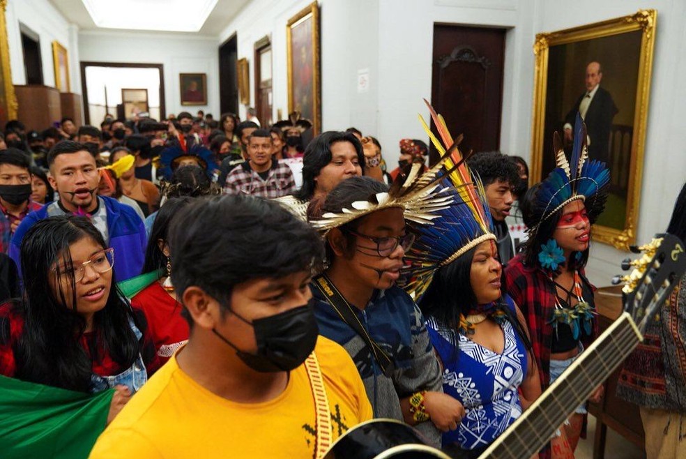 O ato foi pelo fim da violência contra os povos indígenas e seus territórios. — Foto: Divulgação/ Felipe Beltrame