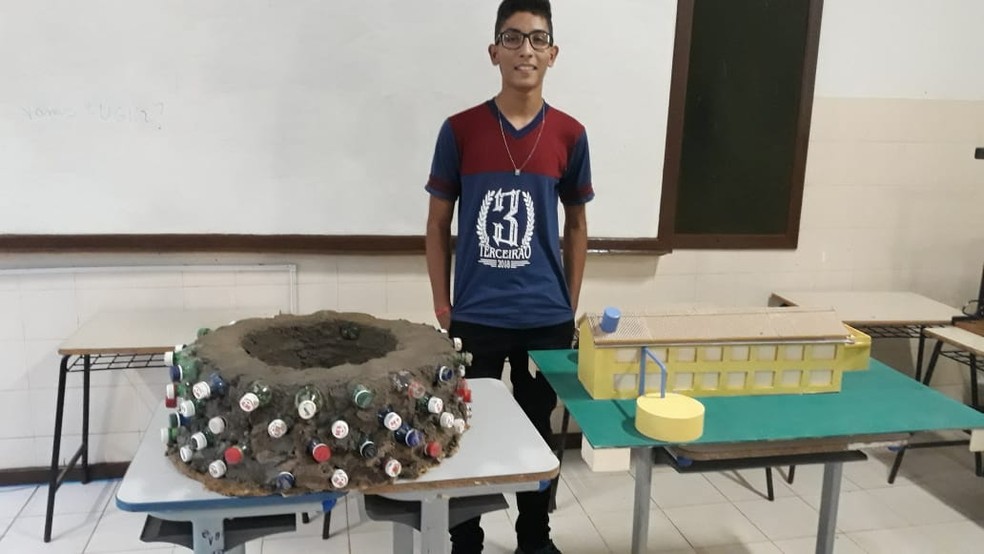 Sandro Lúcio Nascimento Rocha, 16 anos, foi um dos vencedores na categoria Ensino Médio do Prêmio Jovem Cientista — Foto: Arquivo Pessoal