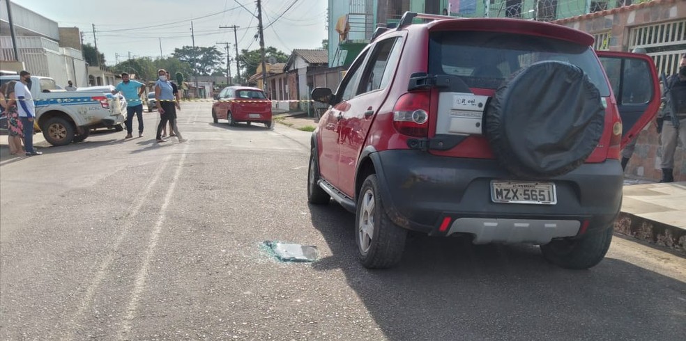 Vítima e assaltante foram atendidos pelo Samu e levados ao Pronto Socorro de Rio Branco — Foto: Lidson Almeida/Rede Amazônica