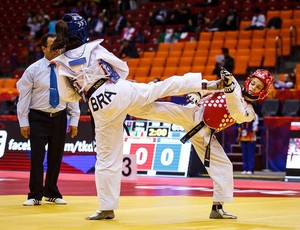 Iris Sing em ação durante o Mundial de Taekwondo