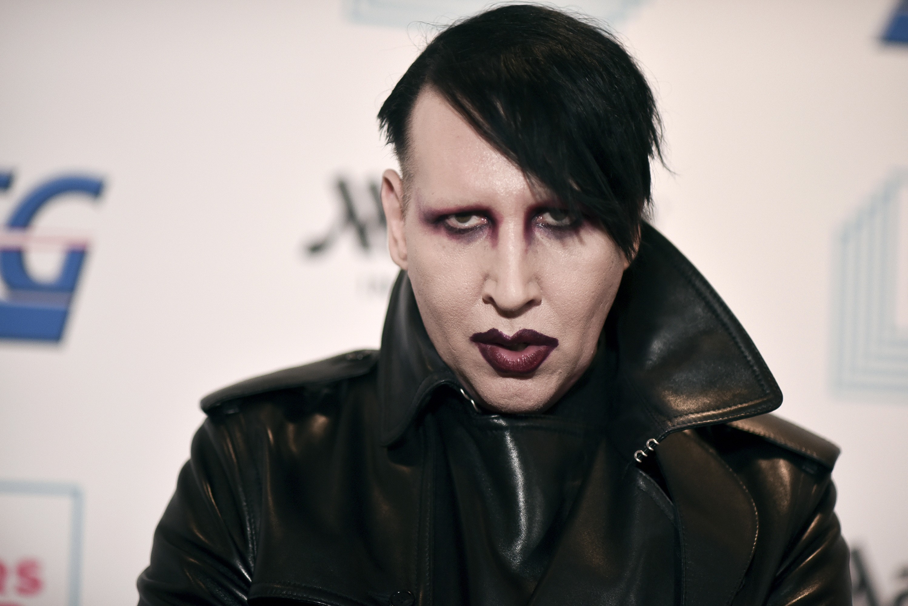 Marilyn Manson é acusado de estuprar adolescente de 16 anos em 1995