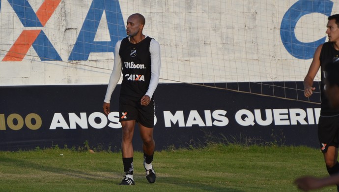Luizão, zagueiro do ABC (Foto: Jocaff Souza/GloboEsporte.com)