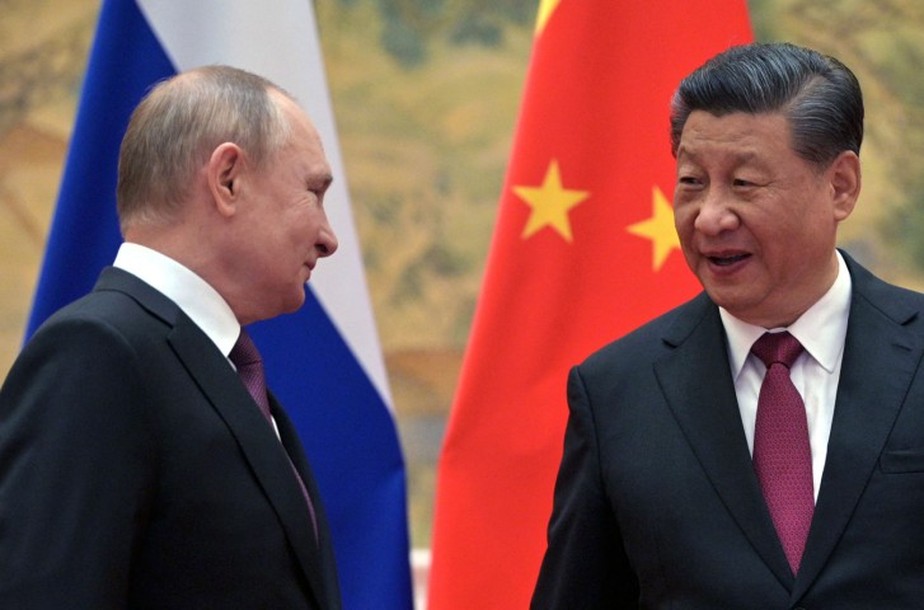 O presidente russo, Vladimir Putin, e o presidente chinês, Xi Jinping, em encontro em Pequim, China, em fevereiro de 2022