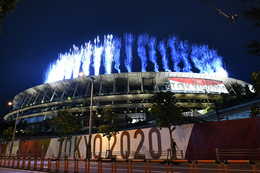 Vista externa do estádio durante a cerimônia de abertura dos Jogos Olímpicos de Tóquio, no Japão — Foto: Kazuhiro Nogi/AFP