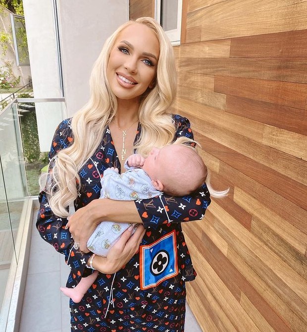 Christine com seu bebê (Foto: Reprodução/Instagram)