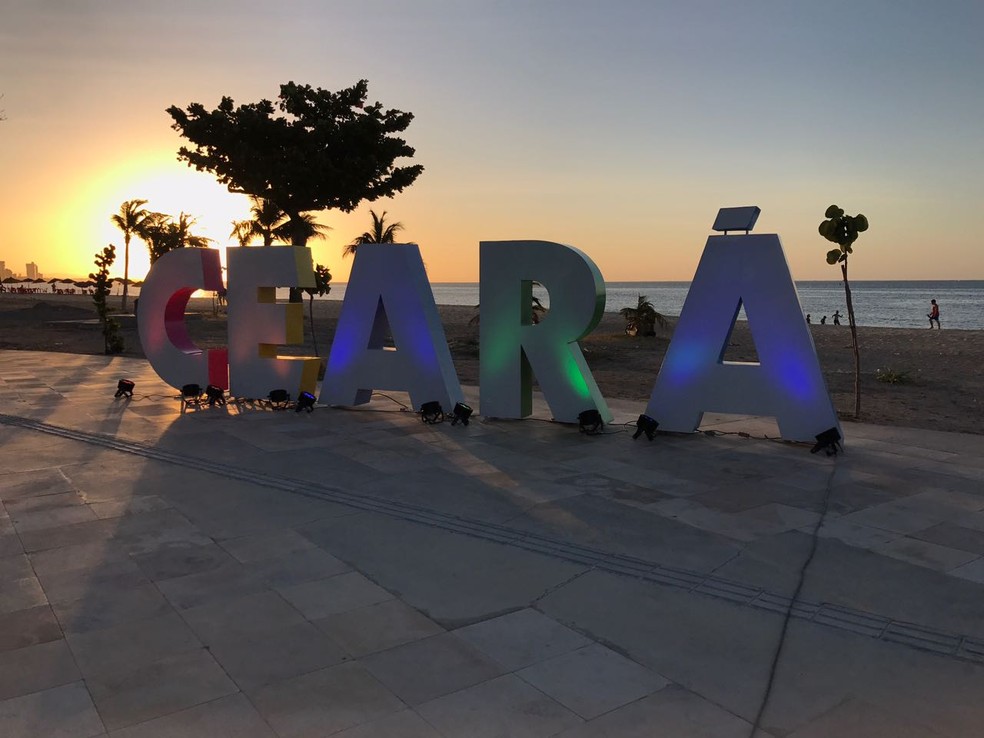 Beira-Mar ganha letreiro com o nome do estado. (Foto: Divulgação/Governo do Estado do Ceará)