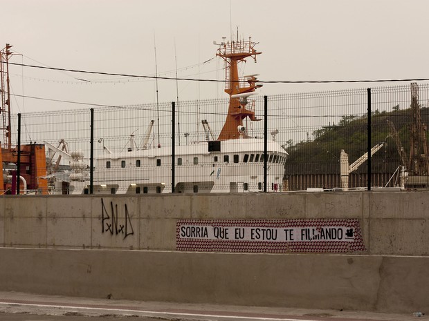 Os Travessos estampam muro perto do Porto de Vitória (Foto:  Rayza Mucunã/Projeto Pagode)