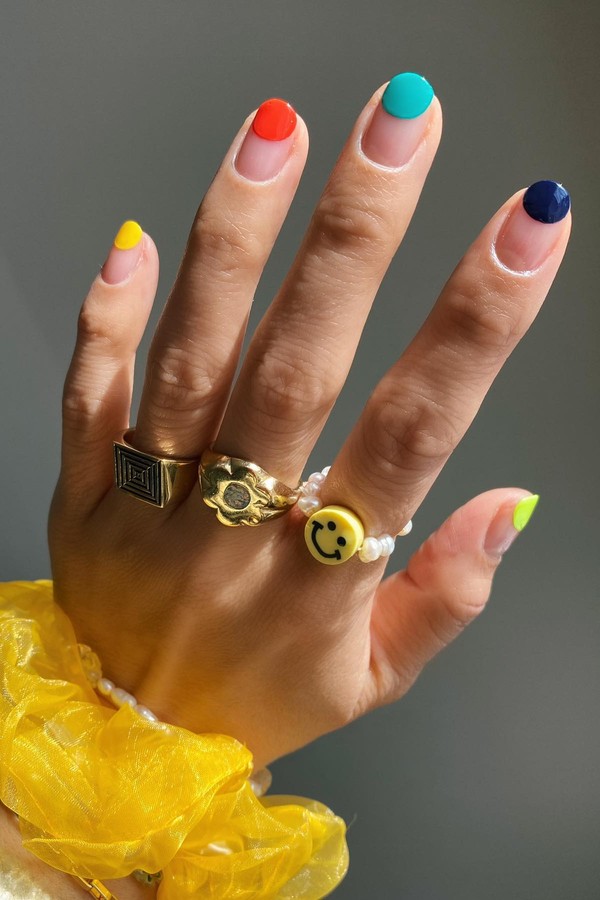 Nail art fácil Inspirações simples para apostar nas unhas decoradas (Foto: Reprodução / Instagram)