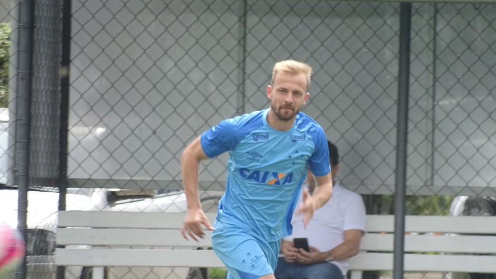 Ainda em fase de rodízio, Mano testa Digão e Marcelo Hermes na defesa do Cruzeiro