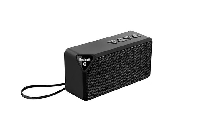 Caixa de som Multilaser tem conectividade Bluetooth e alça (Foto: Divulgação/Multilaser)