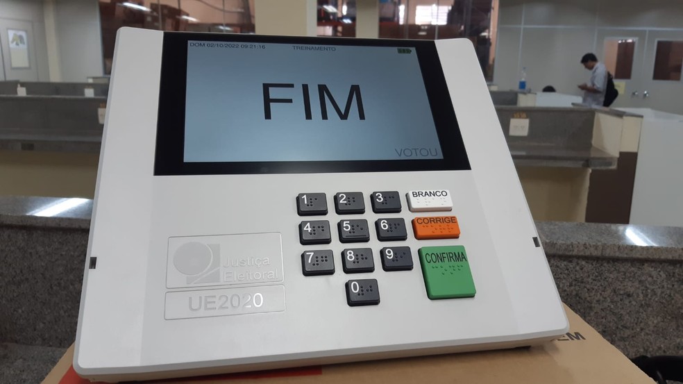 Novo modelo de urna eletrônica que será usado nas eleições de 2022 no RN.  — Foto: Sérgio Henrique Santos/Inter TV Cabugi