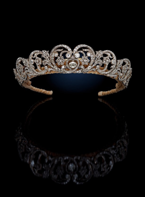 Pela primeira vez, tiara usada por princesa Diana em seu casamento será exposta (Foto: reprodução/ People/ SOTHEBY'S)