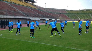 Renato prioriza conversa em treino com bola aérea ofensiva na Bahia