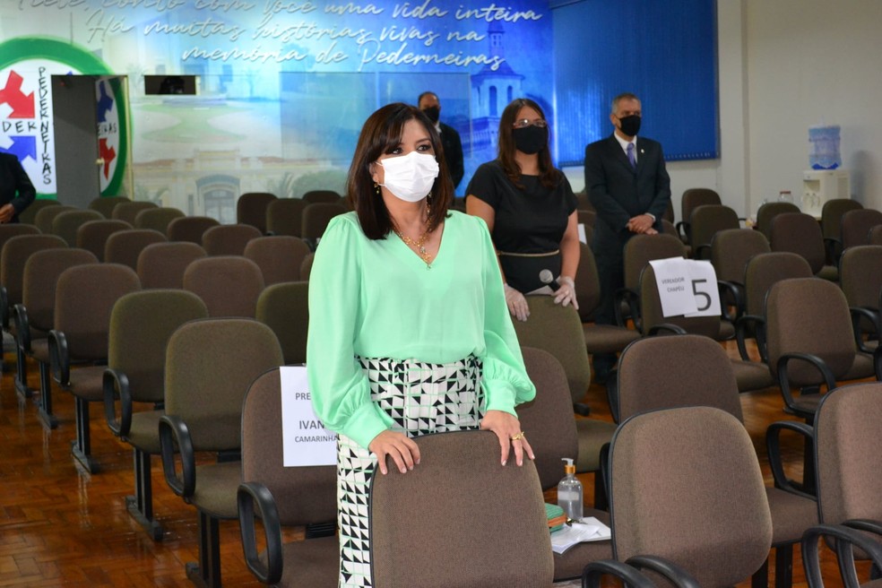 Prefeita Ivana Camarinha, de Pederneiras, iniciou neste ano seu terceiro mandato no comando da cidade  — Foto: Arquivo pessoal