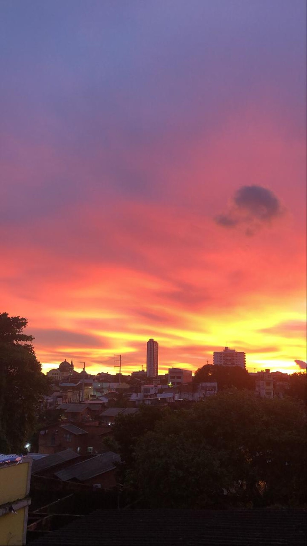 Céu de Manaus no entardecer desta quarta-feira (24). — Foto: Matheus Castro/Redes Sociais