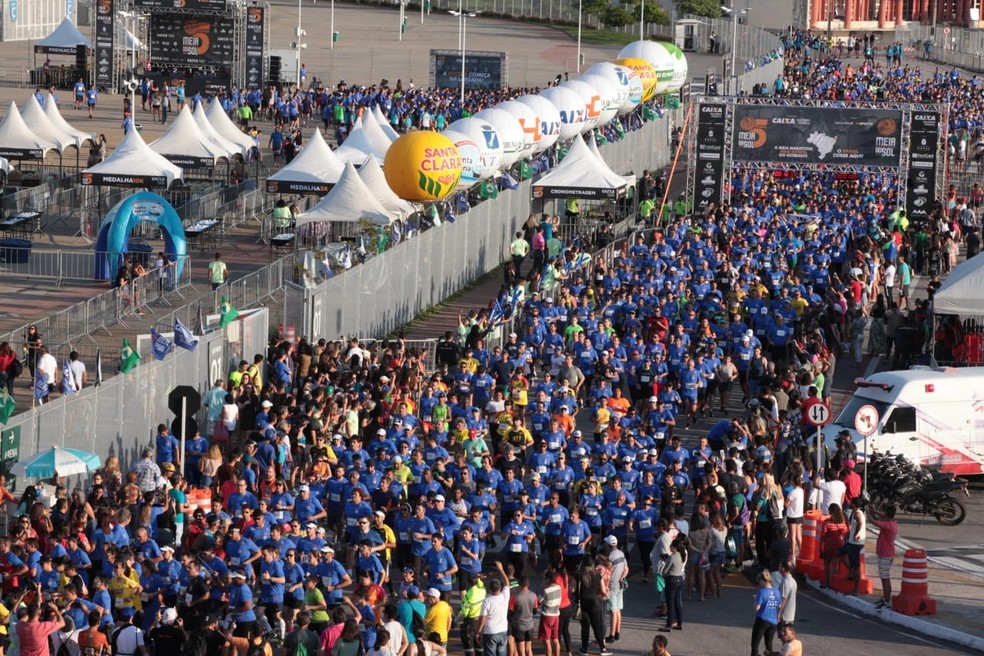 Meia Maratona do Sol terÃ¡ largada e chegada na Arena das Dunas, em Natal â€” Foto: Alex RÃ©gis