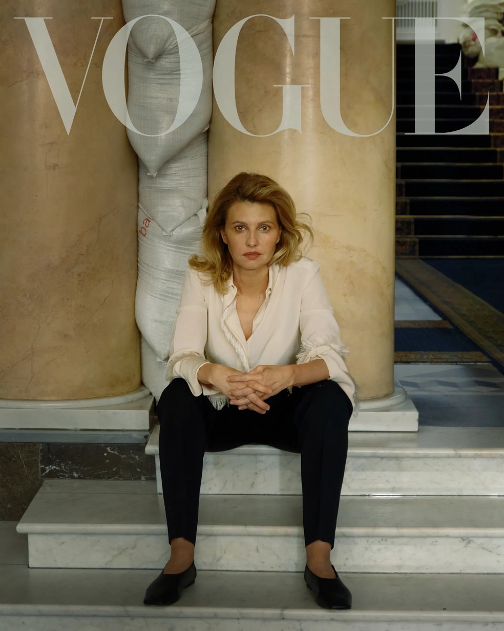 Olena Zelenska, primeira-dama da Ucrânia, na capa da edição de outubro da Vogue norte-americana — Foto: REPRODUÇÃO/VOGUE/ANNIE LEIBOVITZ