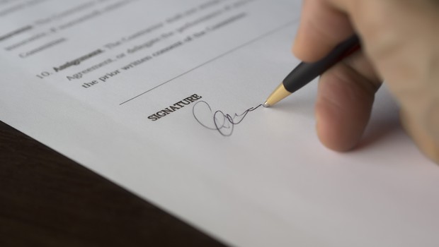 startup, assinatura, contrato, assinar, caneta, contratação (Foto: Reprodução/Pexel)