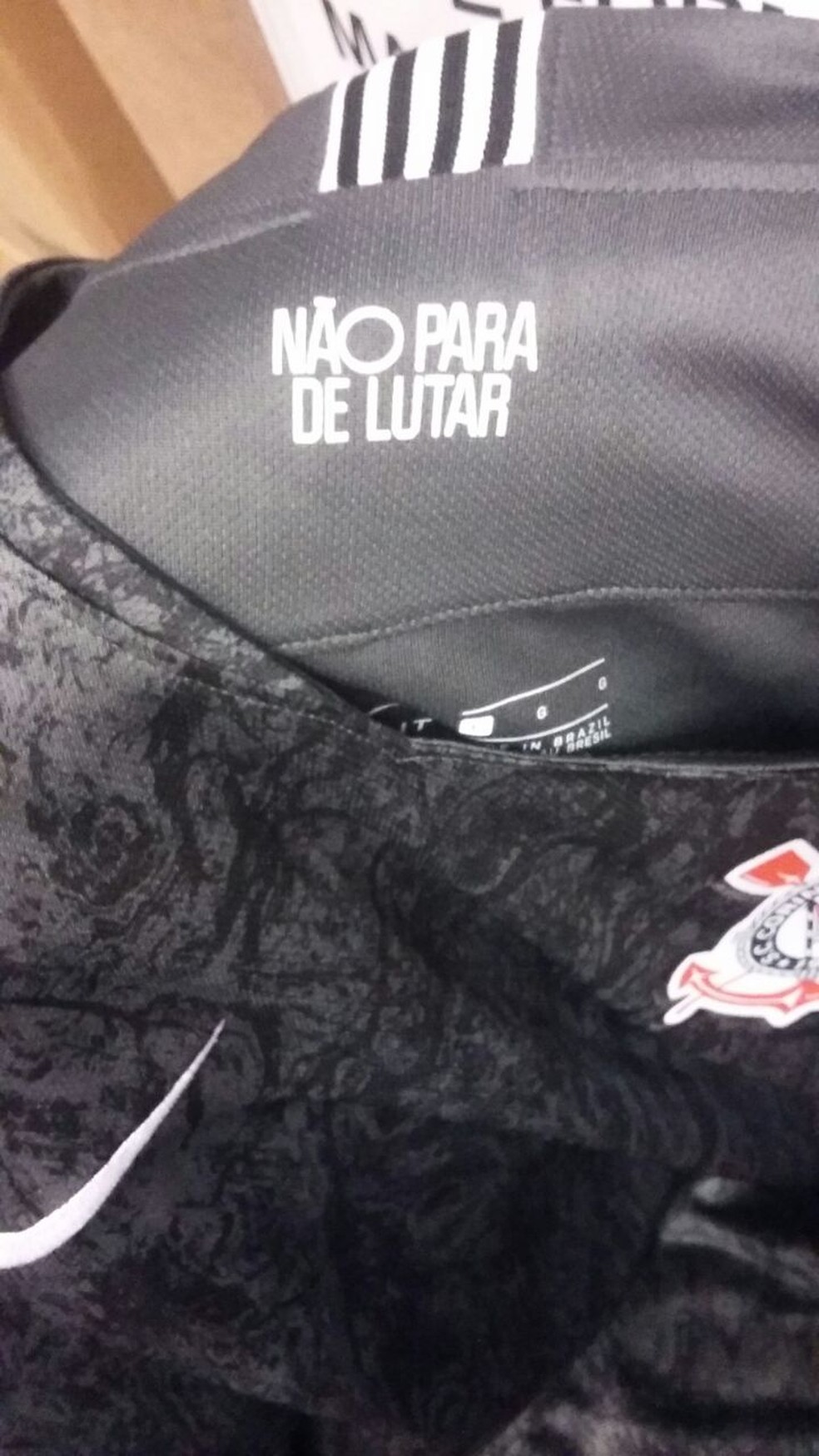 "NÃ£o para de lutar" Ã© a frase da segunda camisa do Corinthians (Foto: ReproduÃ§Ã£o)