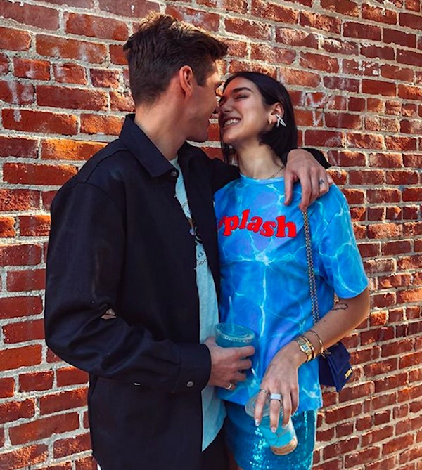 A cantora Dua Lipa com o namorado modelo Isaac Carew (Foto: Instagram)