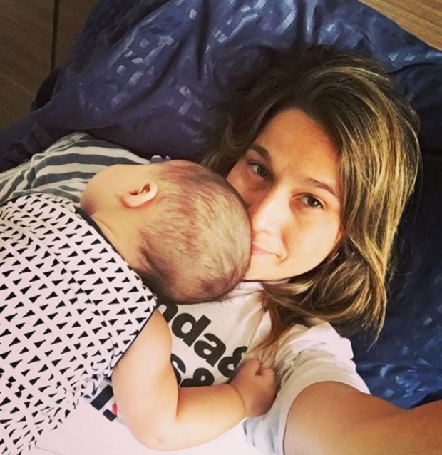 Fernanda Gentil compartilhou foto do filho na internet (Foto: Reprodução/Instagram)
